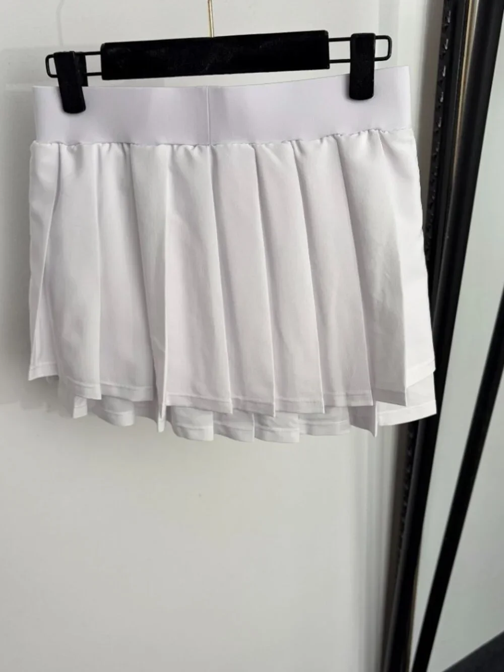 Alo New Double-Layer Pleated Mini Skirt